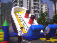 Inflatable Children Slide In Titanic Shape